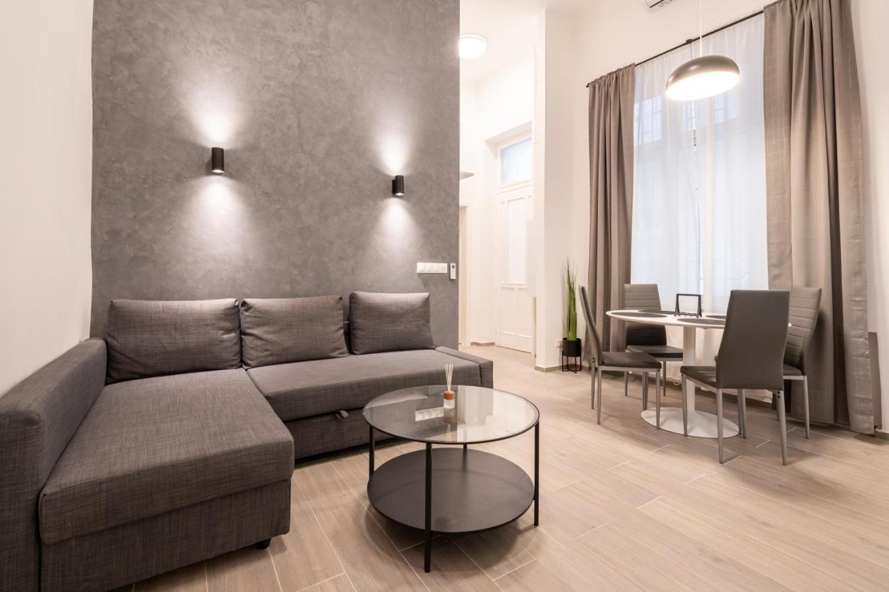 K10 - Kazinczy Street Heritage Suite - Best Location By Bqa Βουδαπέστη Εξωτερικό φωτογραφία