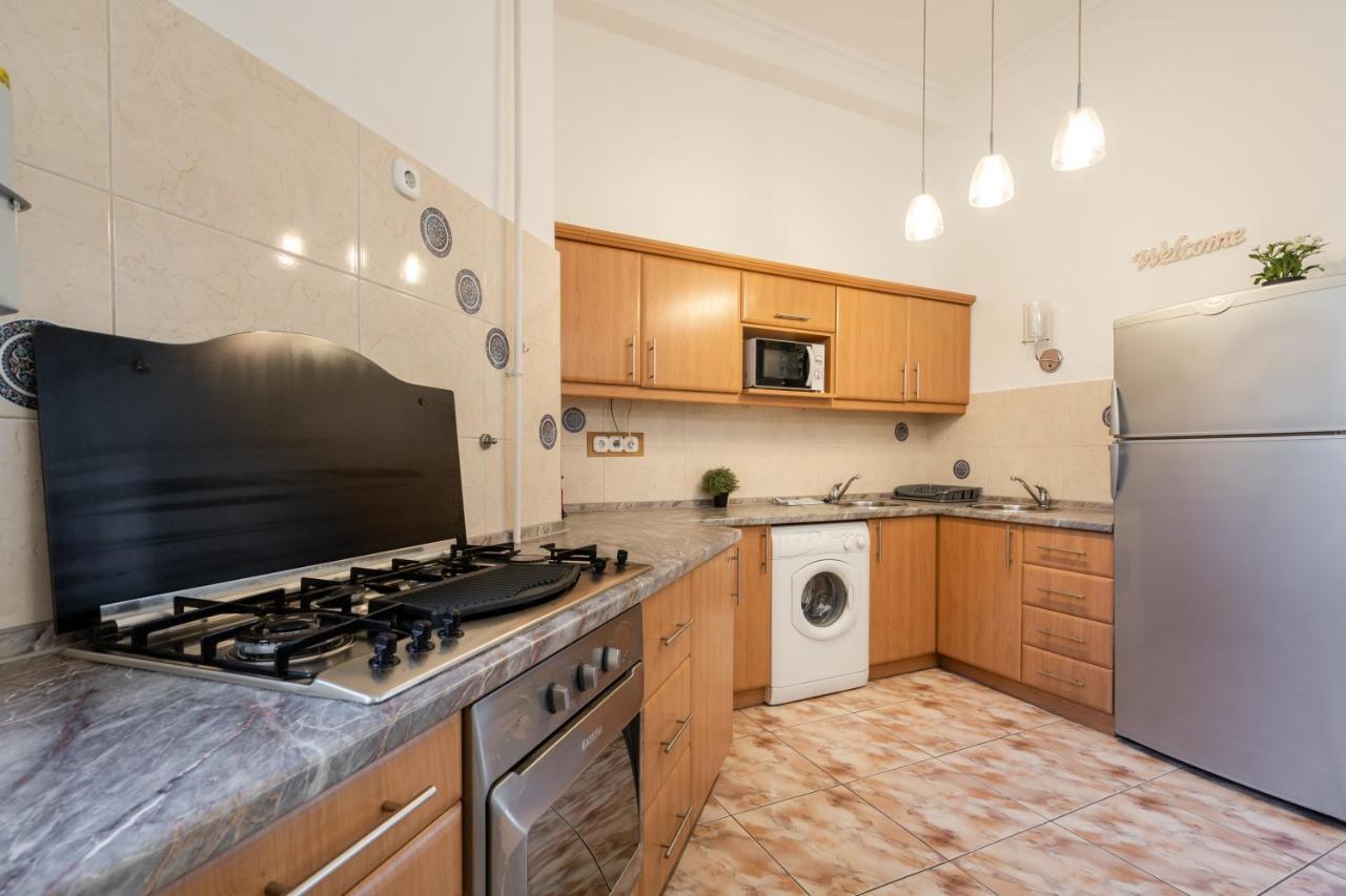K10 - Kazinczy Street Heritage Suite - Best Location By Bqa Βουδαπέστη Εξωτερικό φωτογραφία