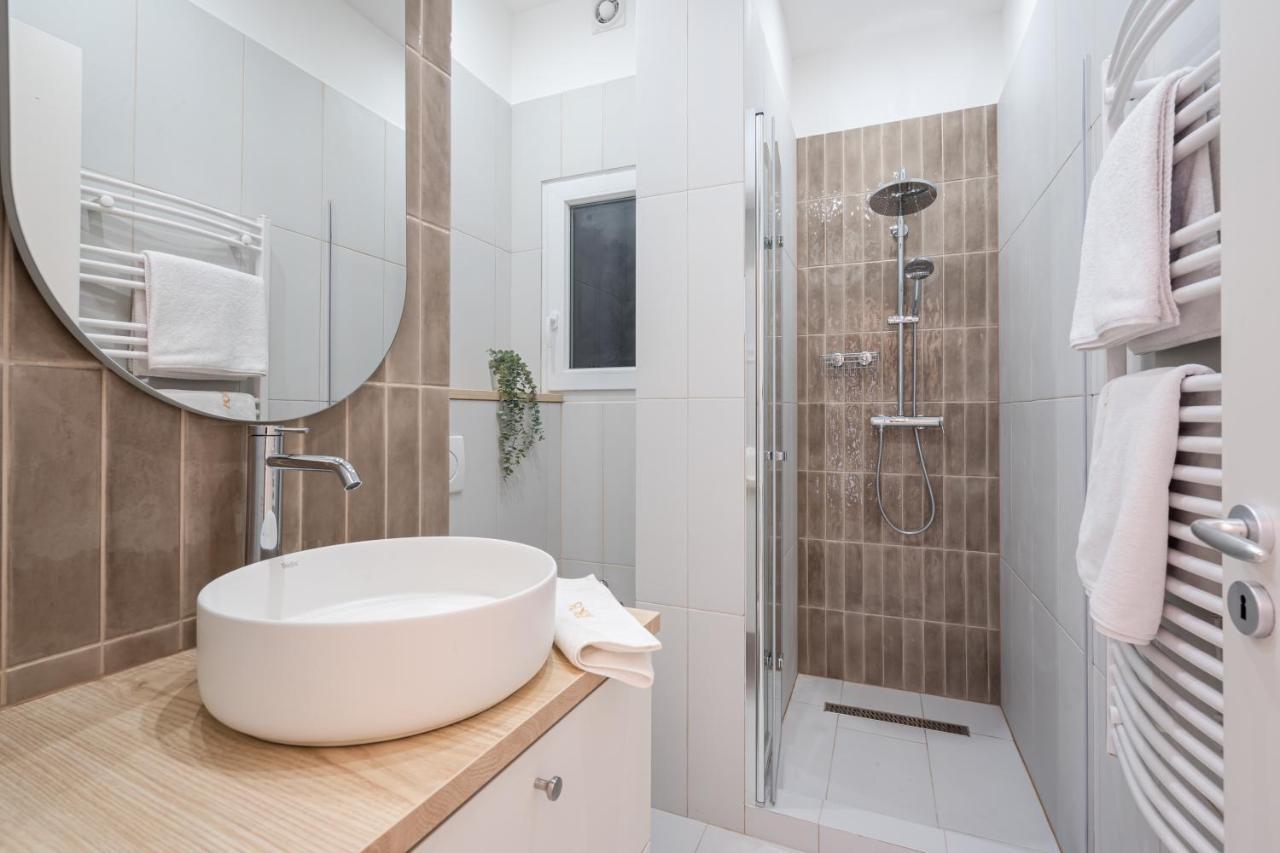 K10 - Kazinczy Street Heritage Suite - Best Location By Bqa Βουδαπέστη Εξωτερικό φωτογραφία
